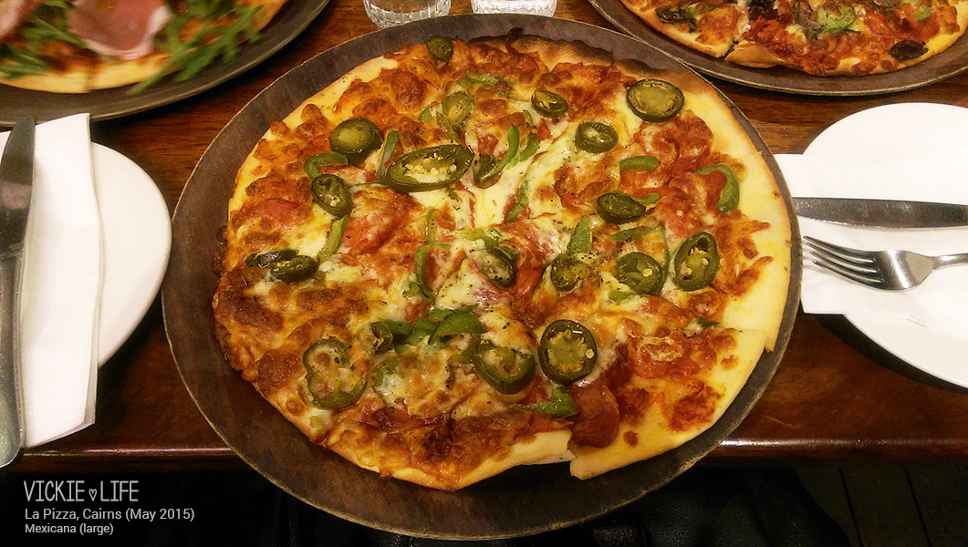 La Pizza, Cairns: Mexicana Pizza (large)
